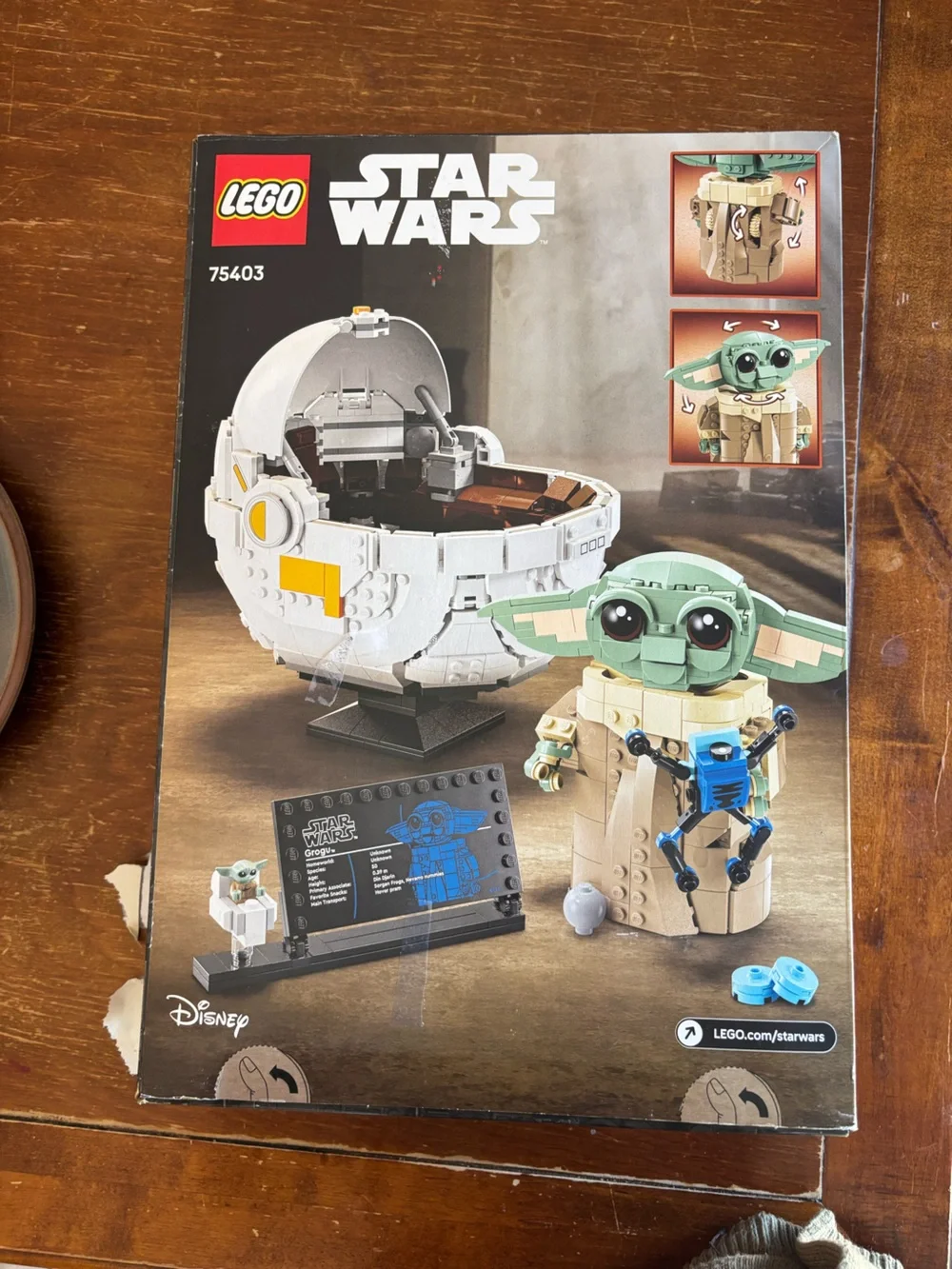 LEGO Star Wars Green, Tan, White Child in Pod Display Set